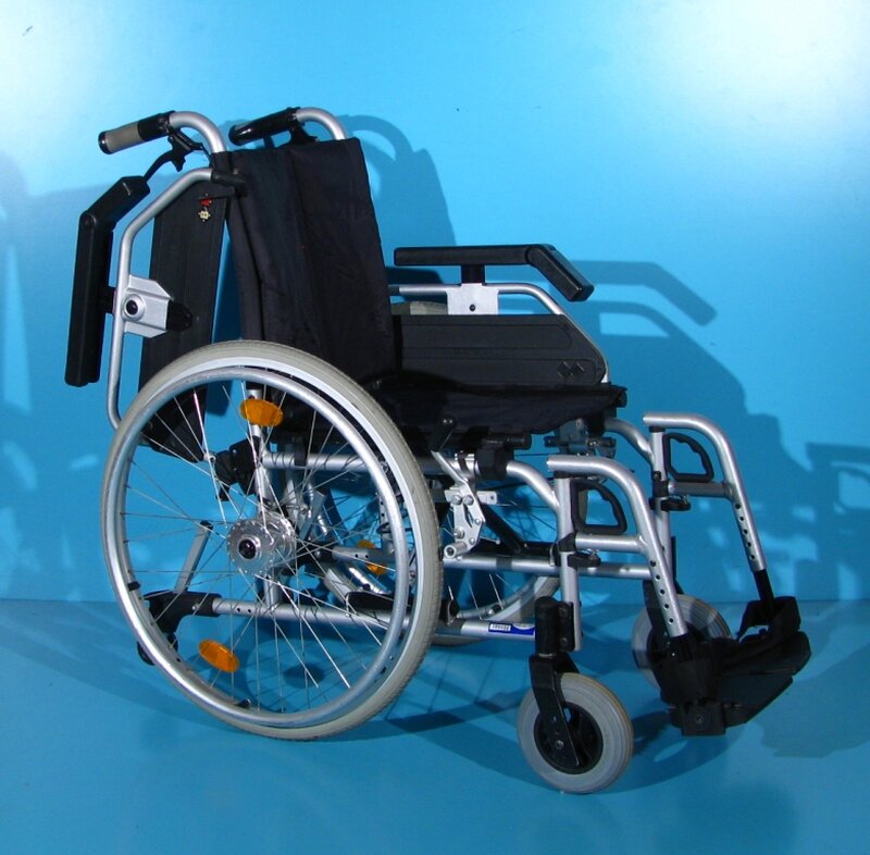 Scaun cu rotile  B+B - latime sezut 38 cm